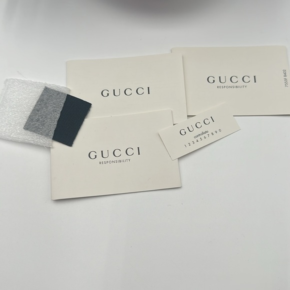 Gucci Embroidered Tiger Waste Bag Like New - Picture 11 of 12